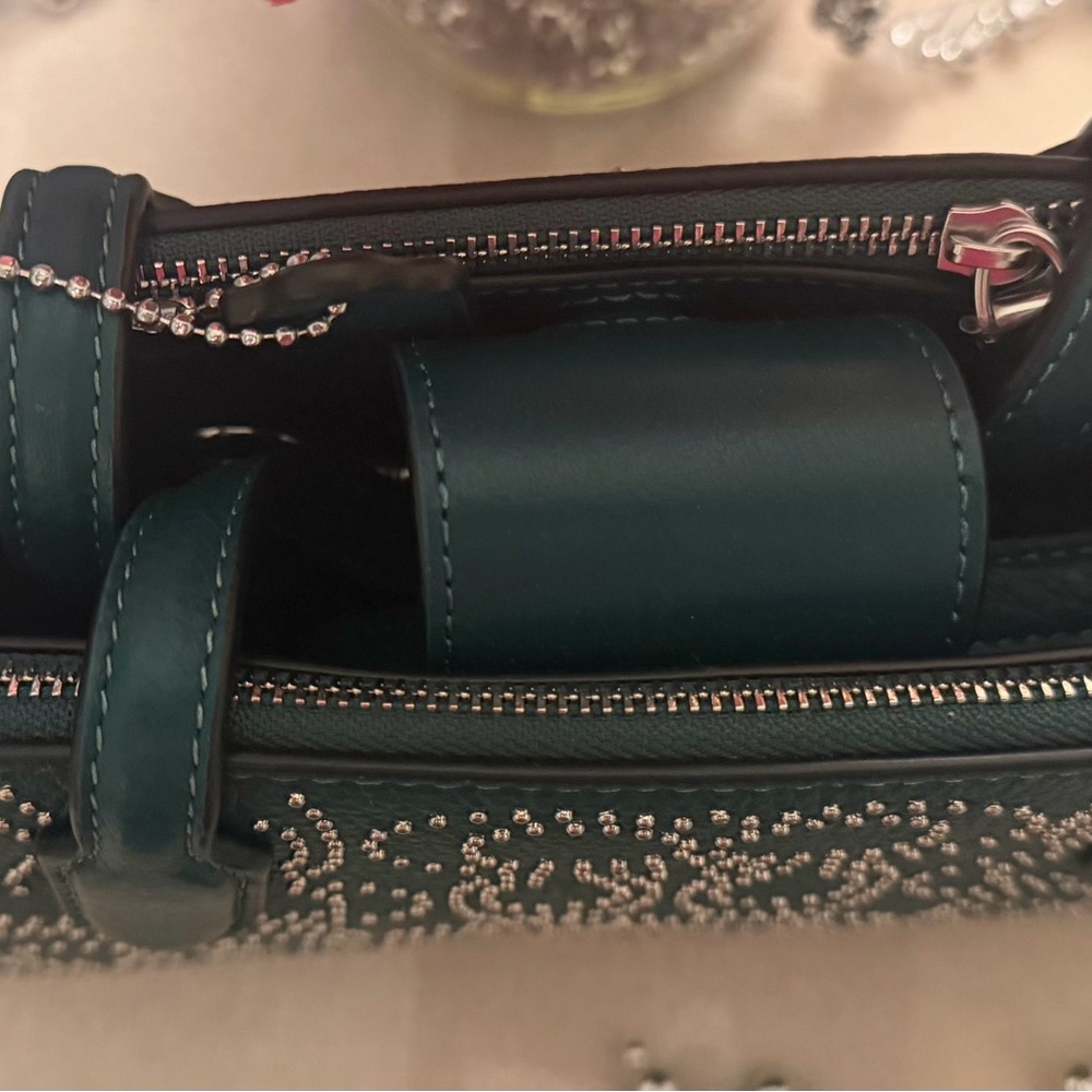 NWOT COACH leather bag COACH rivet Nina small tote shoulder bag. Emerald Green. - Picture 3 of 10